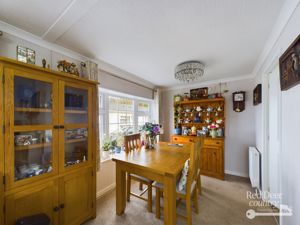 Dining Room- click for photo gallery